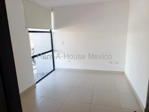 Se Renta Casa En Zibata Condominio Ankara Ofrece 3 Recamara Una En Pb Qh25-2527