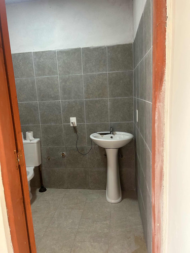 Casa Al Fondo Muy Segura Sobre Calle Durán Parada Bus