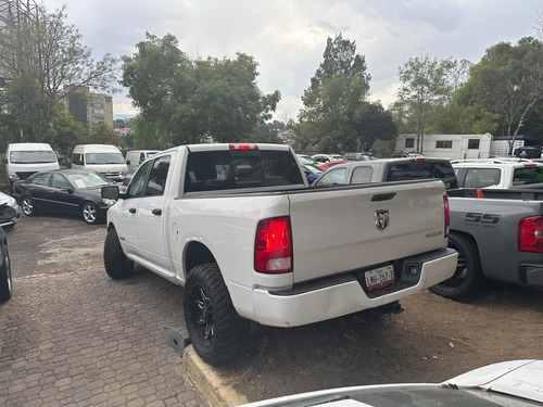 Ram 2500 4x4 V8 Hemi 5.7