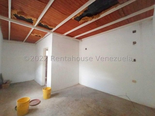 Imagen 11 de 17 de Casa En Venta Urb El Toro, Las Delicias. Maracay 23-10151 Hc
