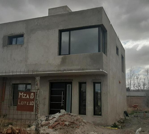 Venta Casa En B° Venezia - Plottier