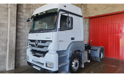 Mercedes Benz 2035 Tractor Corto C/plato Año 2011