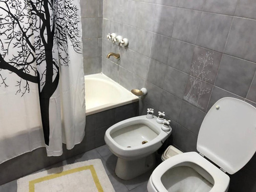 Casa 5 Ambientes Venta Hurlingham Parque Pileta