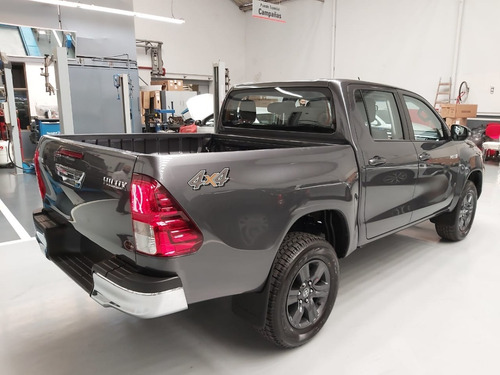 Toyota Hilux 4x4 2.8tdi Sr