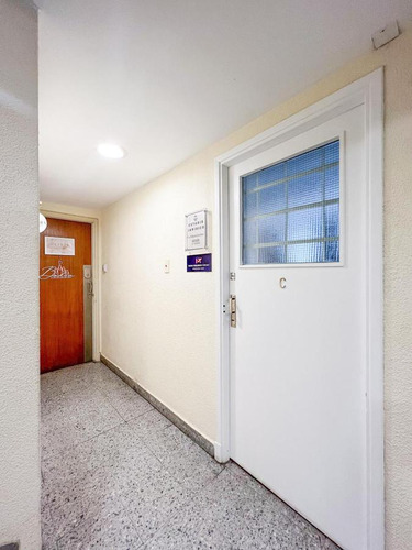 Oficina De 50m2 En Venta Reciclada En Microcentro