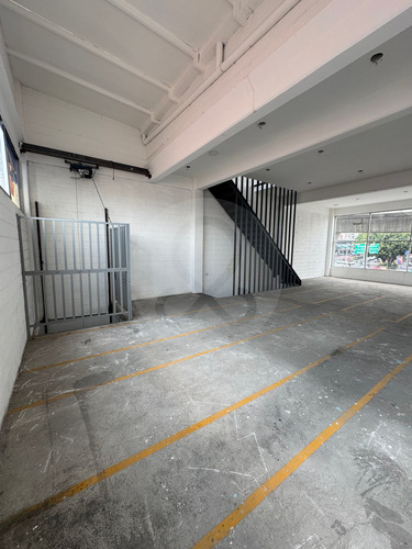 Edificio En Venta En Viveros De La Loma