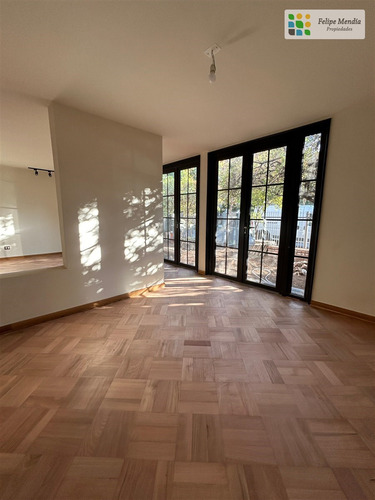 Completamente Remodelada, 3 Dorm, 4 Baños, Estar, Jardín