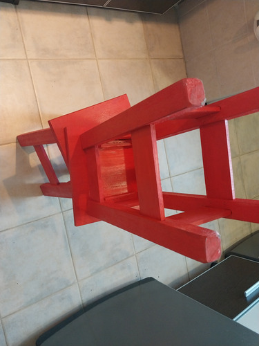 Banco Banqueta Pintado Rojo (Usado)