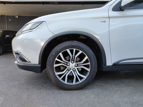 Imagem 11 de 15 de Mitsubishi Outlander 3.0 Gt 4x4 V6 24v
