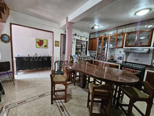 Gbf 25-15344 Turmero Centro Vendo Bella Casa Con Terreno Contácteme Ya.