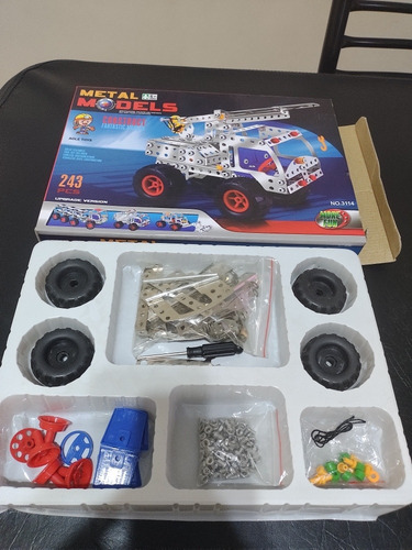 Imagen 3 de 4 de Juego Para Armar Metal Modelo No. 3114. 243 Piezas.