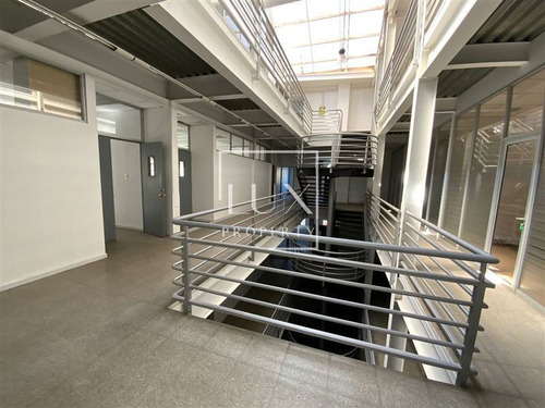 Imagen 20 de 24 de Oficina En Venta En Santiago