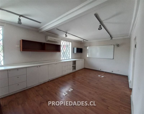 Imagen 18 de 21 de Oficina En Venta En Providencia/casa Ideal S. Profesionales