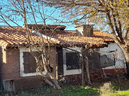 Vendo Buen Chalet Tradicional 5 Ambientes A Refaccionar 1 Cuadra De Ruta 3