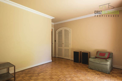 Casa En Venta De 4 Dorm. En Las Condes