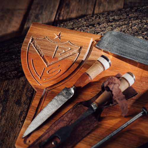 Tabla Asador Velez + Kit Parrillero Artesanal De 5 Piezas
