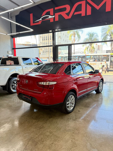 Fiat Grand Siena 1.6 16v Essence Flex Dualogic 4p