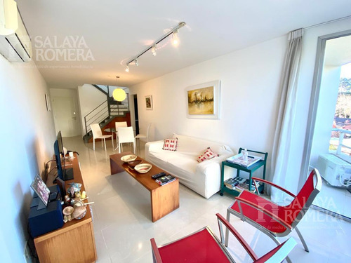Venta Imperdible Apartamento- 3 Dormitorios, 2 Baños- Playa Mansa.  Ref: 4492687