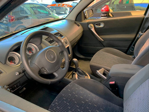 Renault Megane 1.6 Dynamique Grand Tour 16v 2012