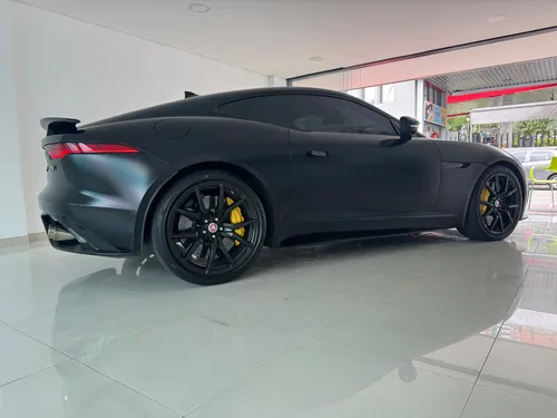 Jaguar F Type R