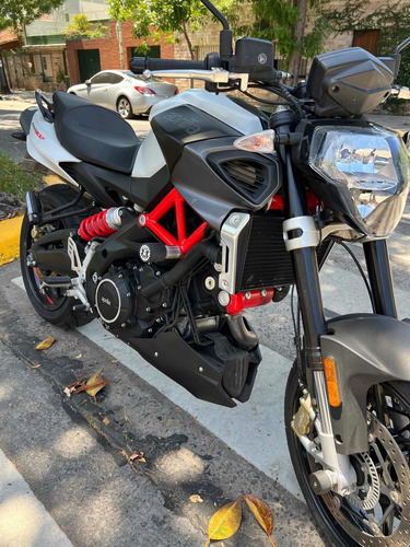 Imagen 17 de 23 de Aprilia Shiver 900 Naked