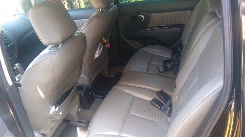 Imagem 3 de 9 de Nissan Grand Livina 2010 1.8 Sl Flex Aut. 5p