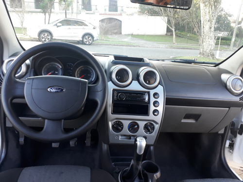 Ford Fiesta 1.6 MPI CLASS SEDAN 8V FLEX 4P MANUAL