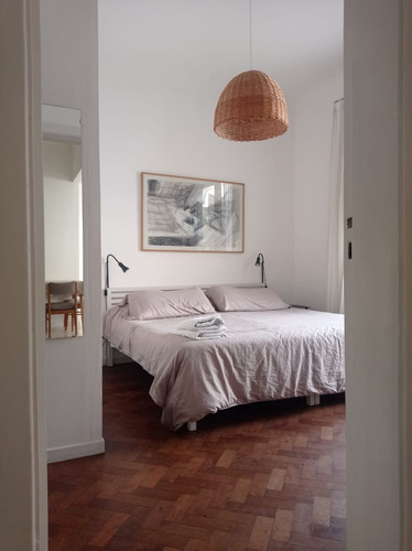 Pequeña Casa Con Patio Y Amueblada En Alquiler Temporario