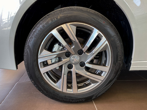 Peugeot 208 1.6 Feline Tiptronic