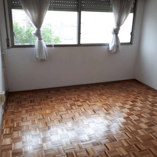 Alquilo Apartamento En Centro  2 Dormitorios Con Garaje!