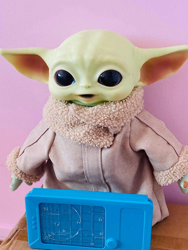 Baby Yoda Con Tableta Star Wars