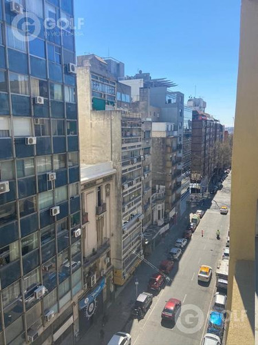 A Pasos De 18 De Julio, Con Todo Los Servicios Y Locomoción