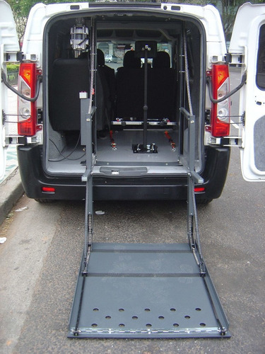 Imagen 4 de 5 de Traslado Discapacitados Silla De Ruedas Transporte Accesible