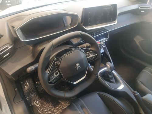 Imagen 21 de 25 de Peugeot 208 Feline Tiptronic 1.6