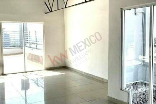 Imagen 5 de 9 de Oficina En Renta Melchor Ocampo (oficina 204)