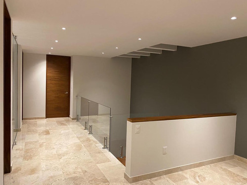 Luxury Home En La Condesa Juriquilla, 4ta Recamara En Pb, C.290 M2, Lujo