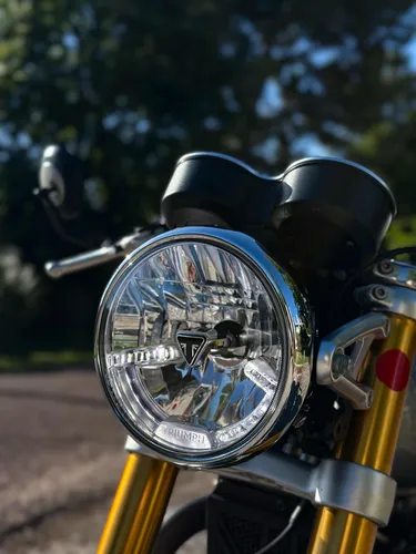 Triumph Thruxton 1200r