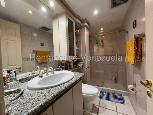Apartamento En Venta En Campo Alegre En Edificio Con Pozo