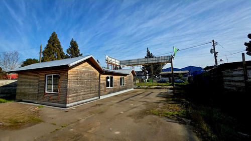 Rrb// Vende Amplio Terreno Con Casa (105532)