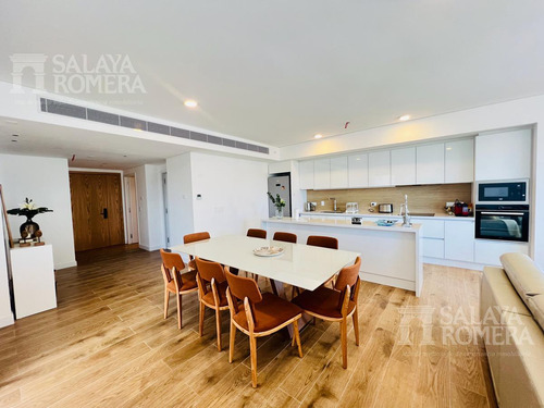 Venta : Apartamento 2 Dormitorios Torre Trump Playa Brava Punta Del Este