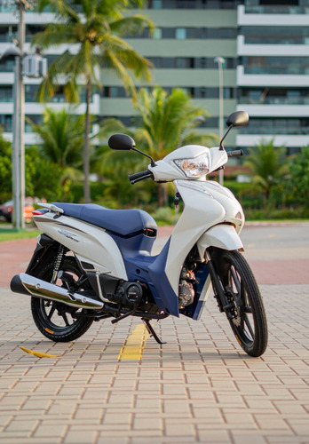 A Jet 125ss 2025 Preta Com O Banco Marrom.