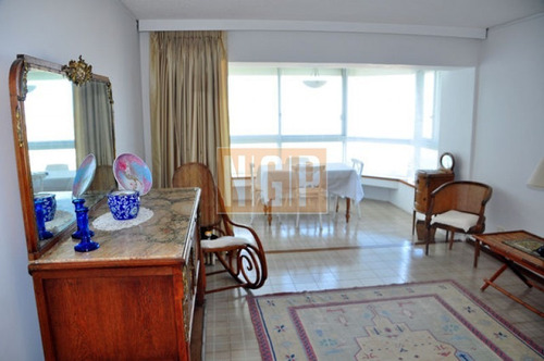 Apartamento En Brava, 2 Dormitorios -ref:5924