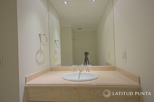Imagen 7 de 30 de Apartamento En Le Jardin, 3 Suites Más Dependencia