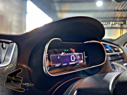 Imagen 17 de 20 de Citroën C4 Lounge 2018 1.6 Hdi 115 Feel Pack