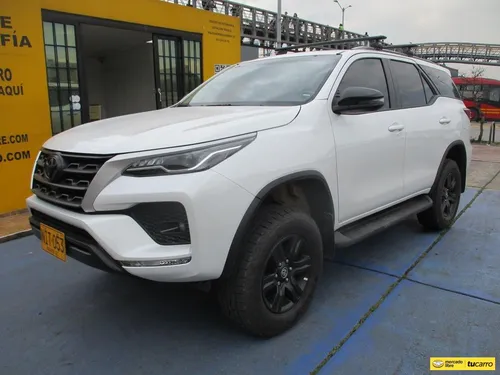 Toyota Fortuner Black Edition 4x2 2.4cc At Aa