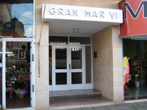 Imagen 1 de 15 de Santa Teresita Venta En Peatonal