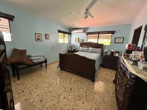 Casa En Venta En La Castellana De 3 Habitaciones