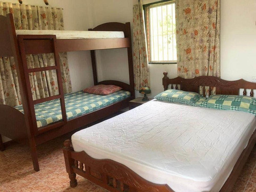 Venta De Cómoda Y Amplia Casa, Vía Curiepe A 10 Min De Flamingo, Hacienda Mondragón, Higuerote