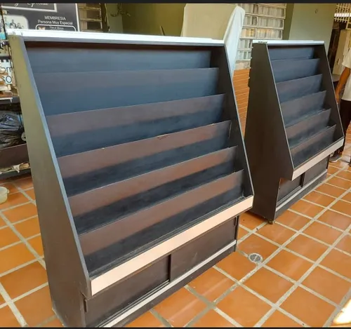 Muebles Exhibidores En Madera (Usado)