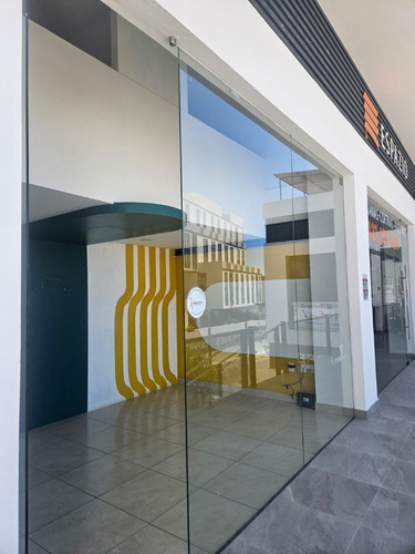 Local Comercial En Renta En Plaza Ubicada En Milenio Iii Queretaro